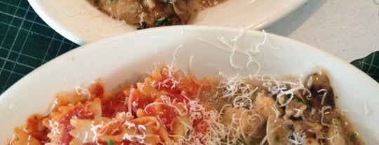 Mama D's Italy Kitchen is one of Tempat yang Disukai Patty.