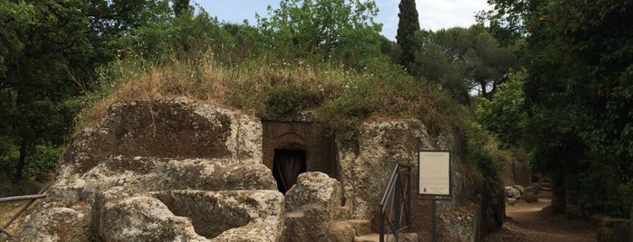 Necropoli Etrusca Della Banditaccia is one of สถานที่ที่ Mayara ถูกใจ.