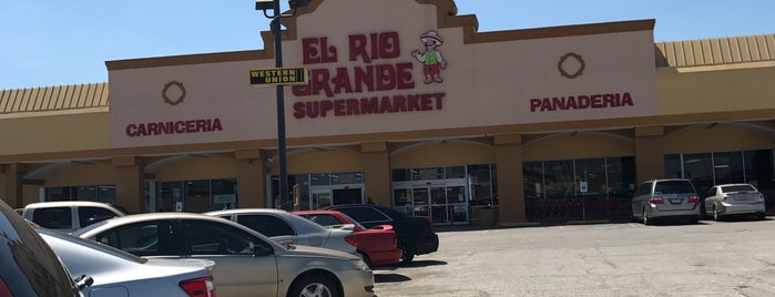 El Rio Grande Latin Market is one of Savannah 님이 좋아한 장소.