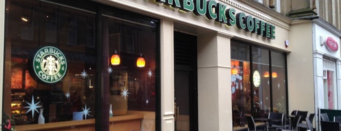 Starbucks is one of Orte, die Noel gefallen.