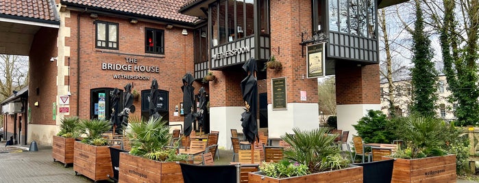 The Bridge House (Wetherspoon) is one of Cask Marque pubs.