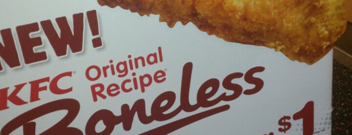 KFC is one of Locais curtidos por Natalie.