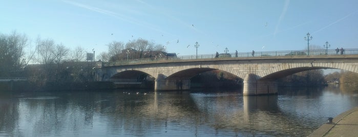 Staines Bridge is one of London's river crossings.