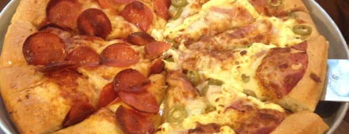 Pizza Hut is one of Posti che sono piaciuti a Guilherme.