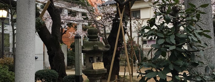 湯島御霊社 is one of 神社.