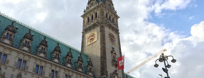 Hamburger Rathaus is one of Lost’s Liked Places.