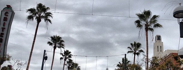 Third Street Promenade is one of Los Angeles.