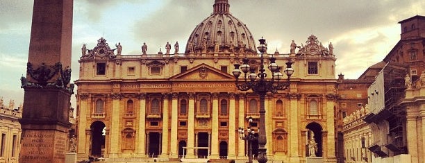 Basilika St. Peter (Petersdom) is one of Rome | Italia.