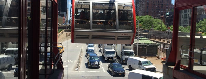 Roosevelt Island Tram (Manhattan Station) is one of Tempat yang Disukai Jamie.
