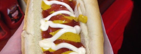 New Frank's Hot Dog is one of Lugares favoritos de Atilla.