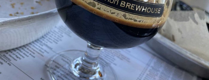 Brown Iron Brewhouse Washington Township is one of Gregさんのお気に入りスポット.