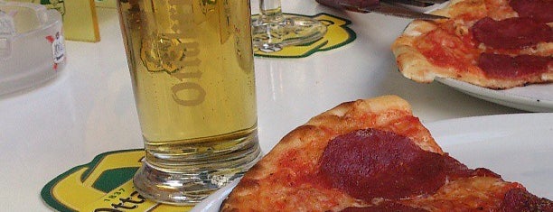 Pizzeria Vesuvio da Mario is one of Tempat yang Disimpan Nik.