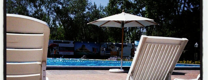 Four Season Swimming Pool | استخر چهارفصل is one of Nora'nın Kaydettiği Mekanlar.