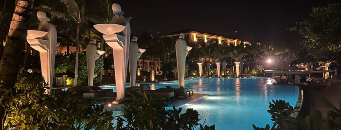 The Mulia, Mulia Resort & Villas is one of Bali' Hot spots.