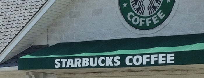 Starbucks is one of Tempat yang Disukai Suz.