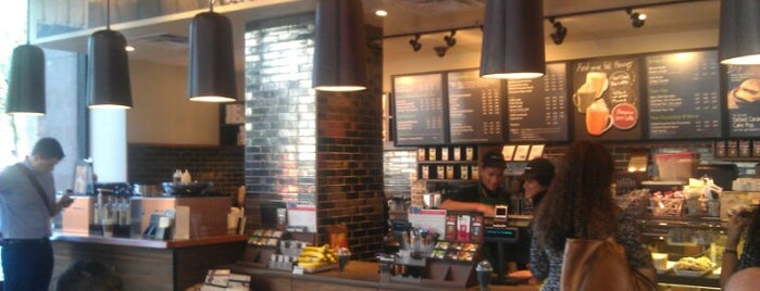 Starbucks is one of Locais curtidos por Derek.