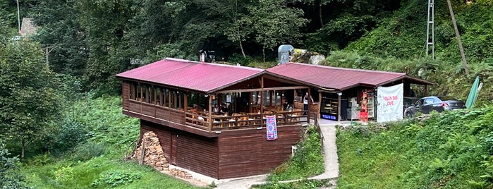 Cafe Yolun Dibi is one of Rize.