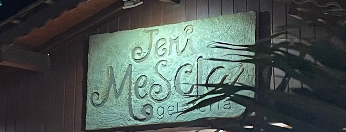 Jeri Mescla is one of Sobremesa🍨.