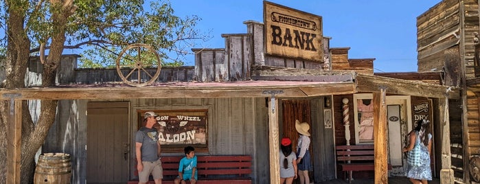 Pioneer Town is one of joshua tree / yucca valley.