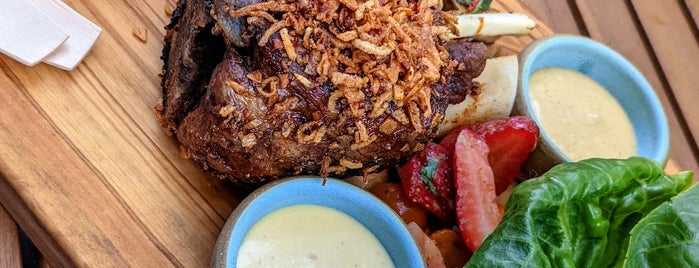 Girl & The Goat is one of LA Restaurants To Try.