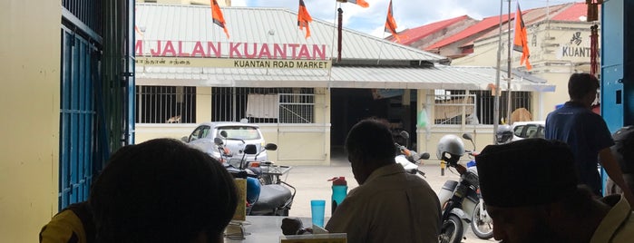 Kuantan Rd Market is one of Penang island food.