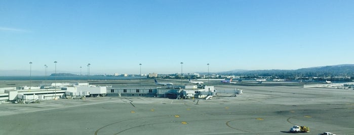 Aeropuerto Internacional de San Francisco (SFO) is one of airports.