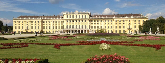 Schönbrunn Palace is one of world heritage sites/世界遺産.