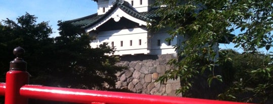 Hirosaki Castle is one of for driving.