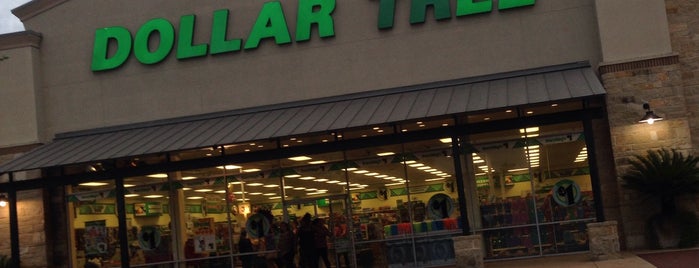 Dollar Tree is one of Moniqueさんのお気に入りスポット.