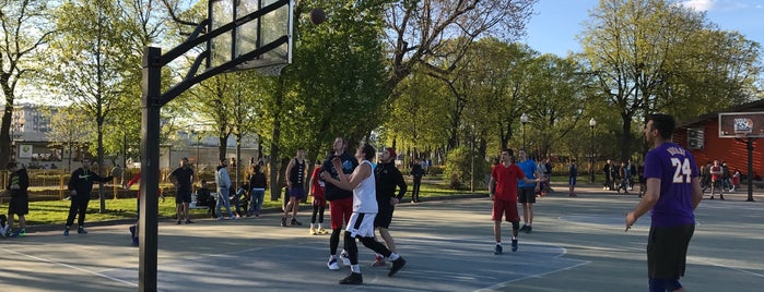 Баскетбольная площадка is one of Moscow visit.