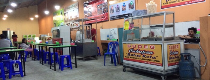 Aneka Kuliner Foodcourt is one of Kuliner Jogja.
