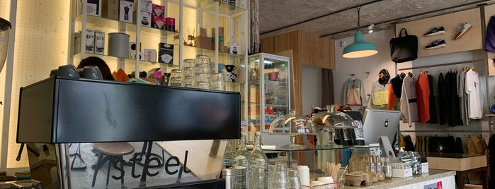 Steel Cyclewear & Coffeeshop is one of Juha's Top 200 Coffee Places.