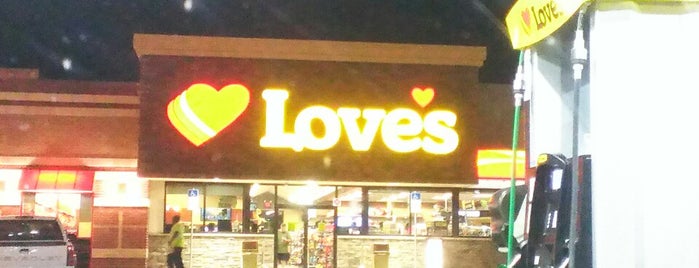 Love's Travel Stop is one of Kimmie's Saved Places.