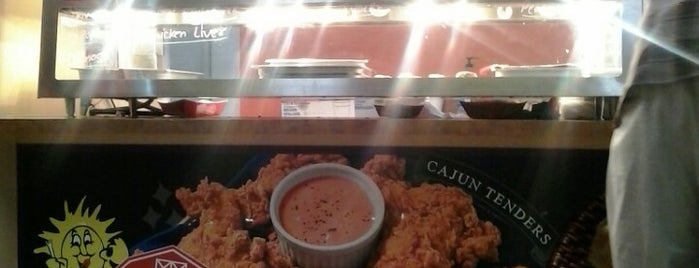 Krispy Krunchy Chicken is one of Lugares favoritos de Chester.