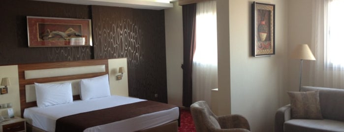 Palm City Hotel is one of Mutlu: сохраненные места.