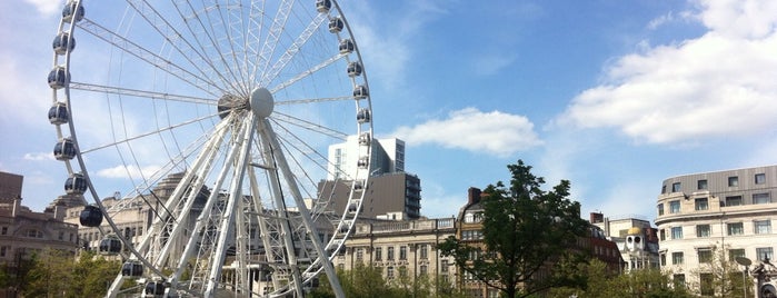 Piccadilly Gardens is one of Locais curtidos por Phillip.