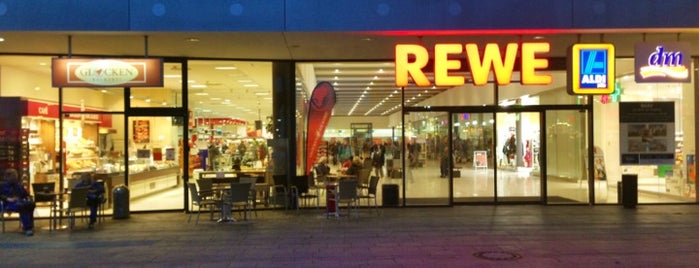 REWE is one of Lugares favoritos de Zoltan.
