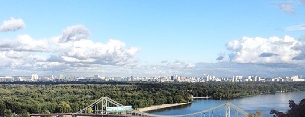 Volodymyrska Hill is one of Киев.