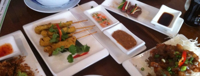 Street Thai Restaurant is one of Tempat yang Disimpan Richard.