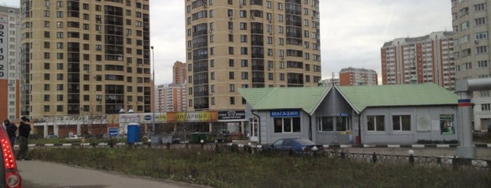 ТЦ Янтарный is one of Tempat yang Disukai Dmitriy.