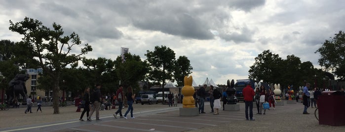 Lunch Kiosk- Museumplein Amsterdam is one of Food Trucks.