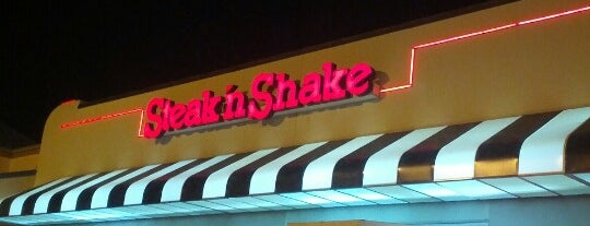 Steak 'n Shake is one of สถานที่ที่ Carolina ถูกใจ.
