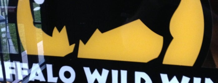 Buffalo Wild Wings is one of Tempat yang Disukai Vlad.