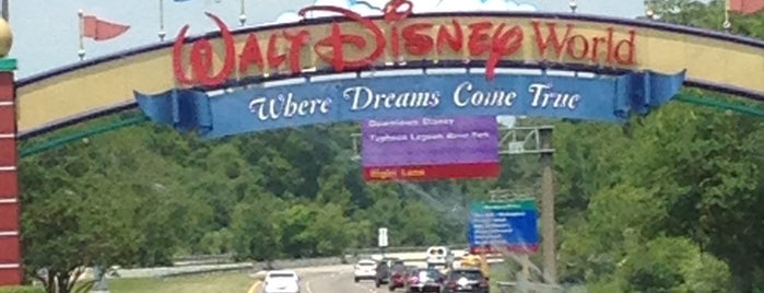 Walt Disney World Entrance is one of Do Disney Shit.