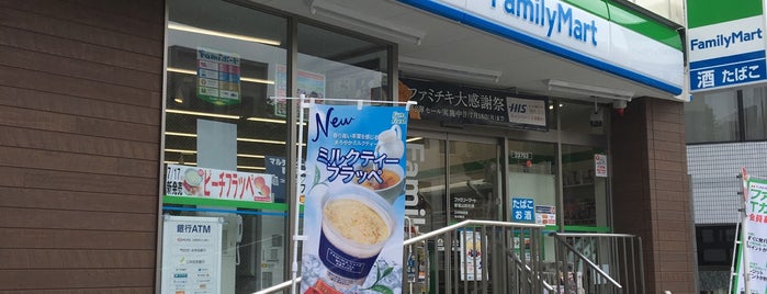 ファミリーマート 新宿山吹町店 is one of Masahiroさんのお気に入りスポット.