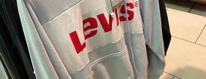 Levi's Store is one of Магазины одежды в Петербурге.