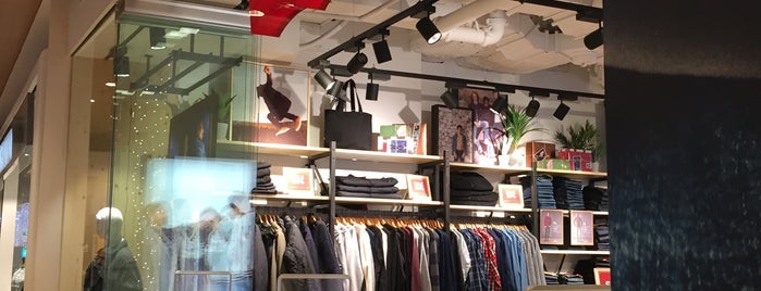 Levi's Store is one of garment sthlm.