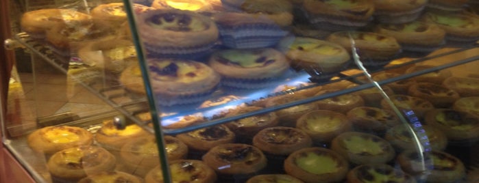 Choi Heong Yuen Bakery is one of Eggtarts.