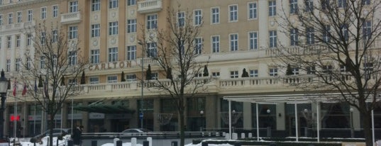 Radisson Blu Carlton Hotel is one of Orte, die Steven gefallen.