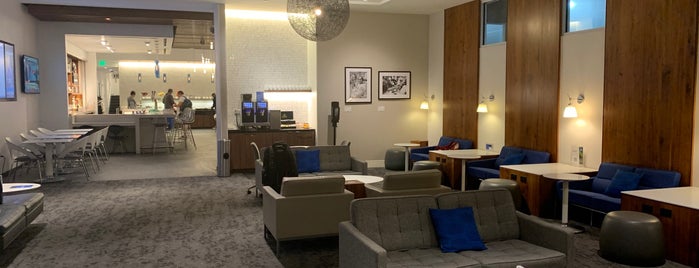 The Centurion Lounge by American Express is one of Locais curtidos por Keith.
